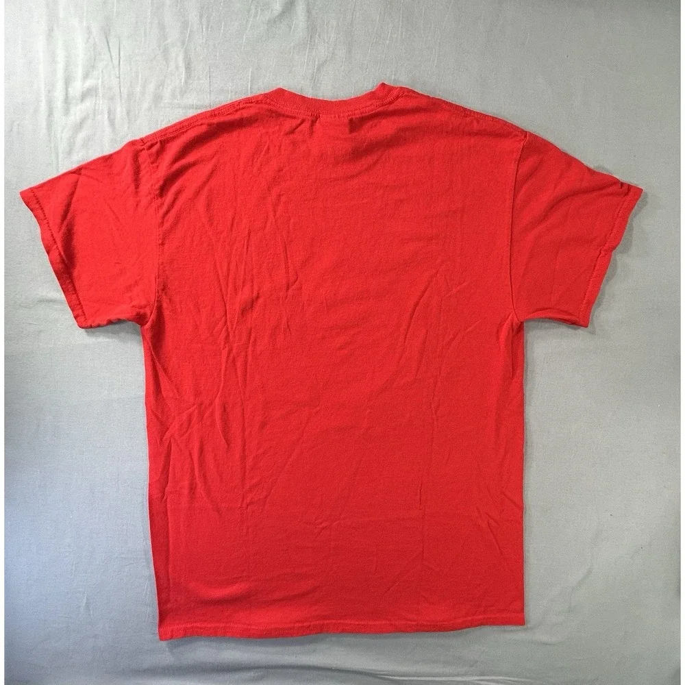 Griswold Family Christmas Gildan short sleeve red Tshirt women's medium